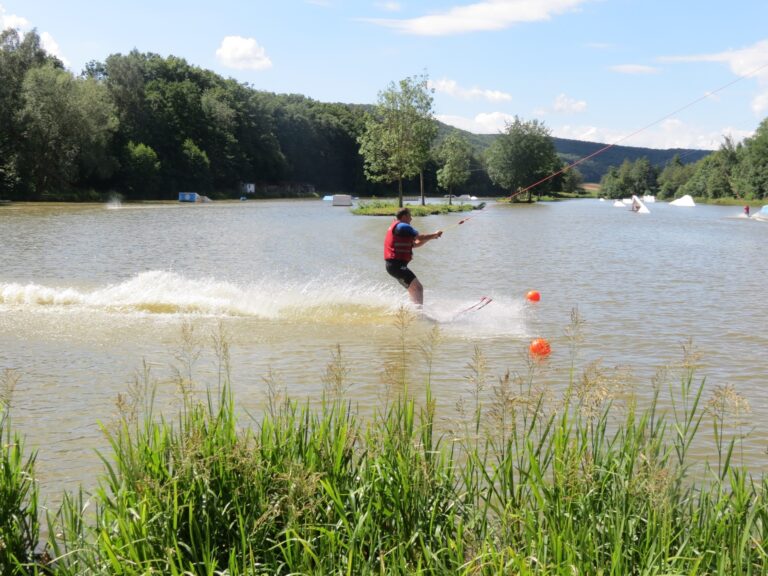 Fun mit Wasserski im Wakepark Thulba